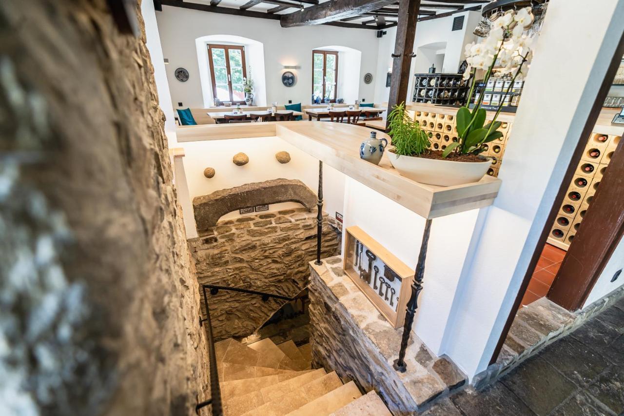 Landgasthof Zur Burg Grenzau เฮอร์-เกรนซ์เฮาเซน ภายนอก รูปภาพ